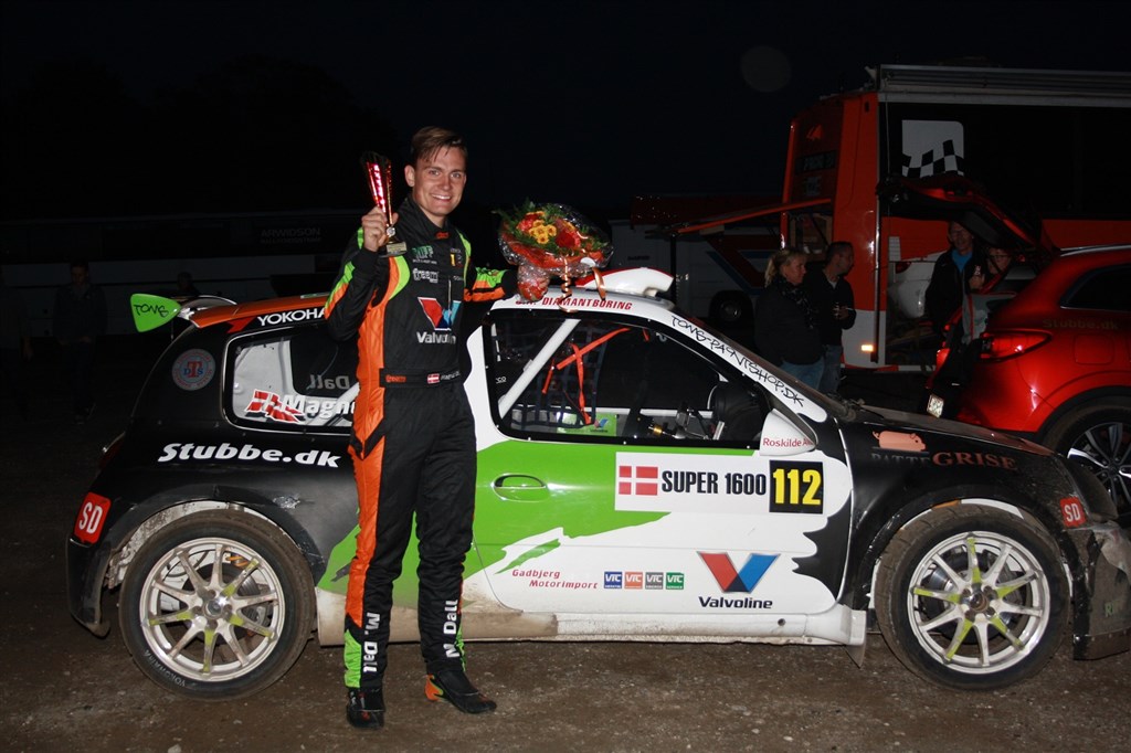 En glad og stolt Magnus Dall
(Foto: Dall Racing)